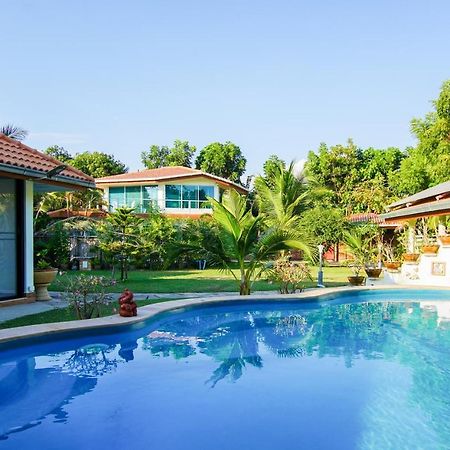 Tina'S Living Paradise - Guesthouses With Private Pool Ban Phe Exterior photo