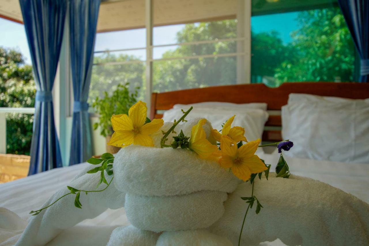 Tina'S Living Paradise - Guesthouses With Private Pool Ban Phe Exterior photo